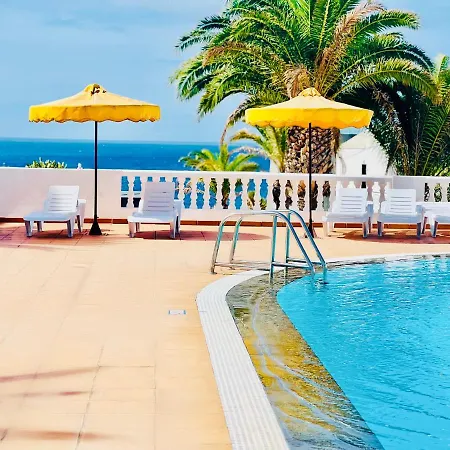 Daire Canaryislandshost L Frontline *