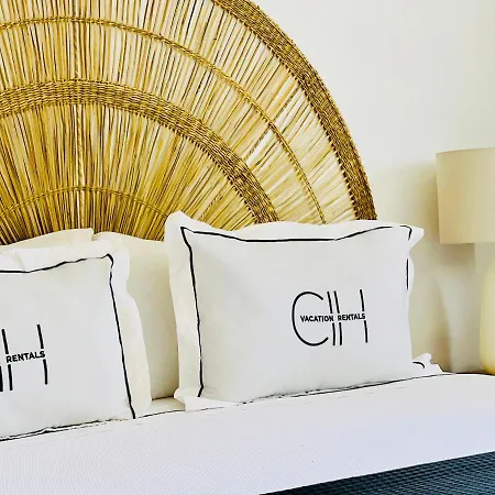 Canaryislandshost L Frontline Puerto del Carmen (Lanzarote)